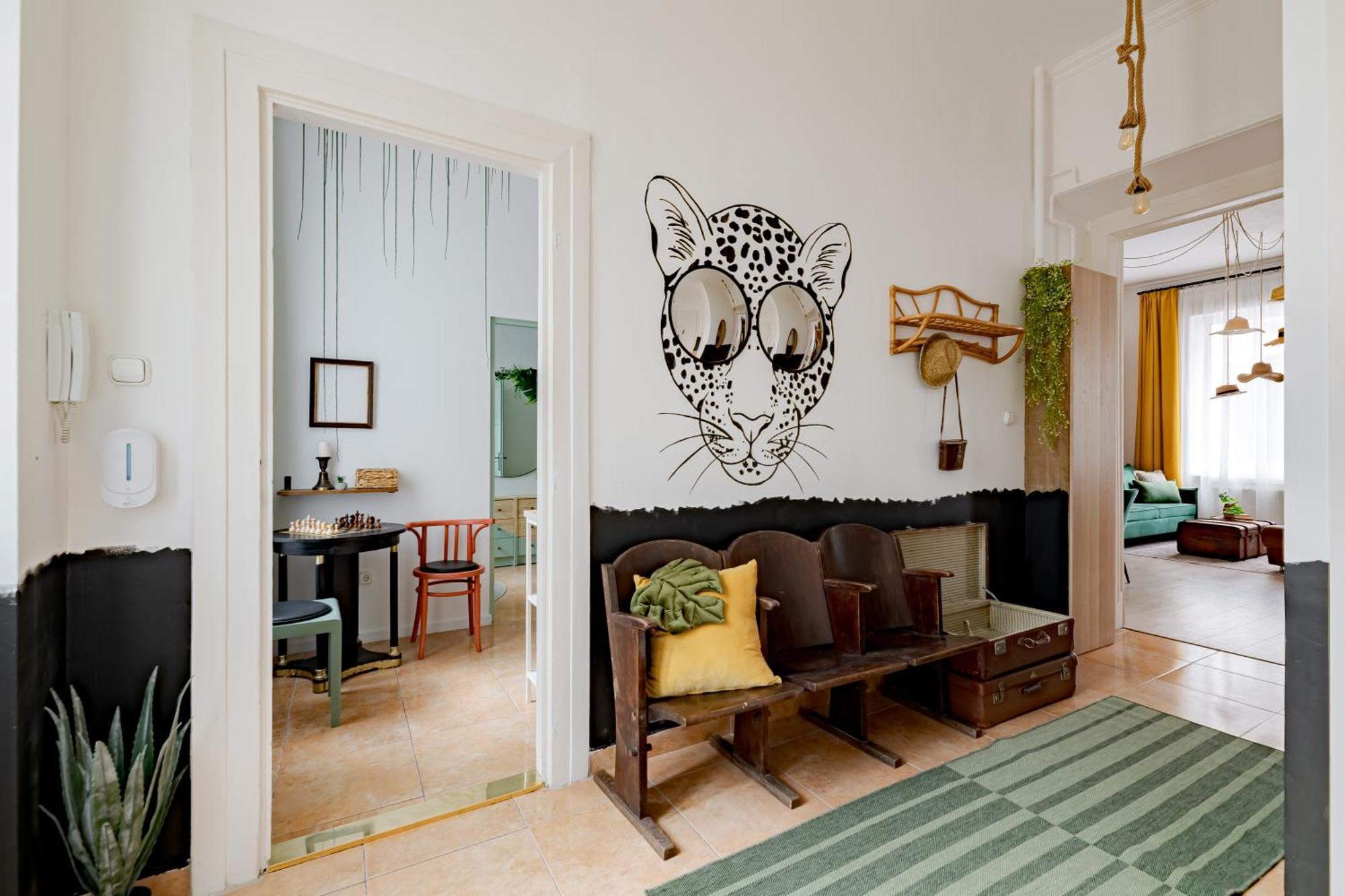 Jungle Aesthetics Downtown Apartman Aircon And Garage Parking Βουδαπέστη Εξωτερικό φωτογραφία